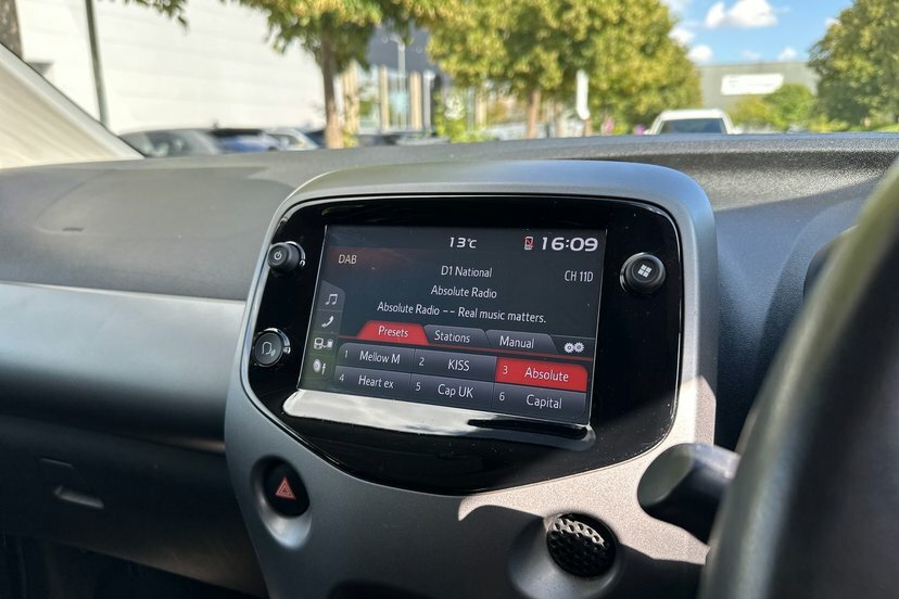 Toyota Aygo 1.0 Vvt-i X-trend Hatchback 71 #5
