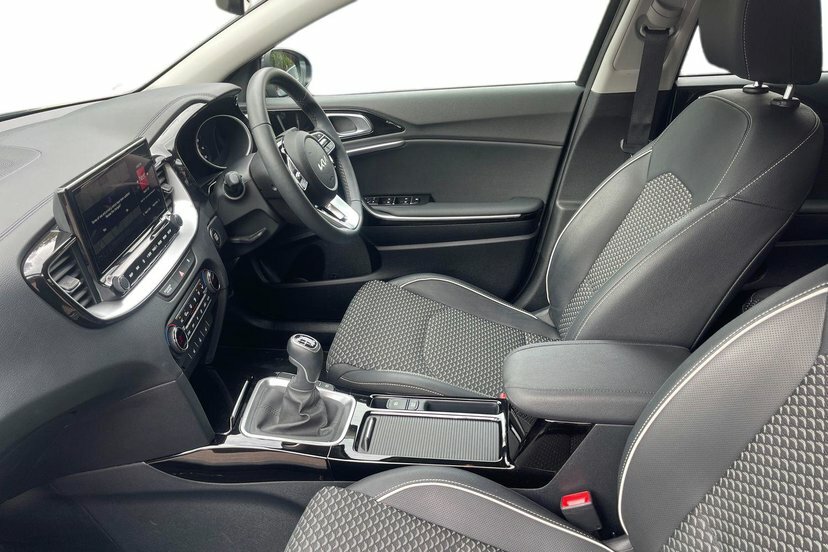 Kia Xceed 1.5 T-gdi 3 Suv 138 Bhp KM74UKK Grey #2