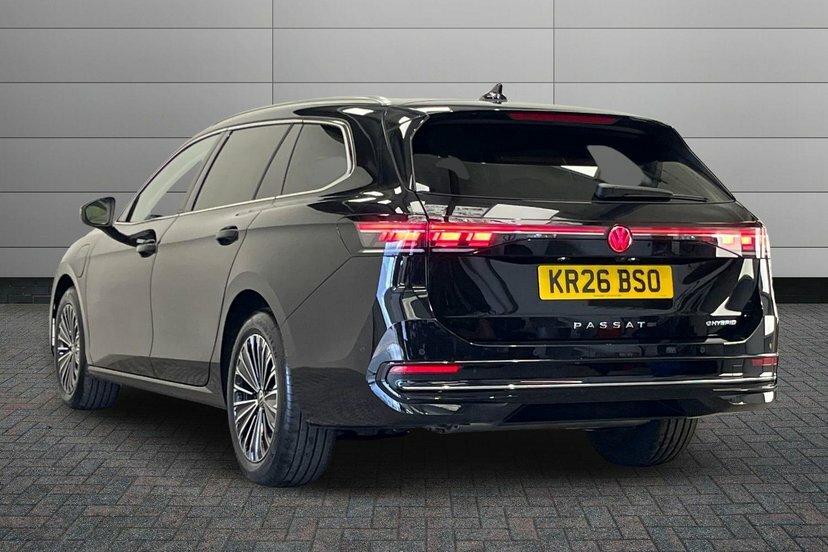 Volkswagen Passat 1.5 Tsi Ehybrid 19.7Kwh Elegance Estate KR26BSO Black #3