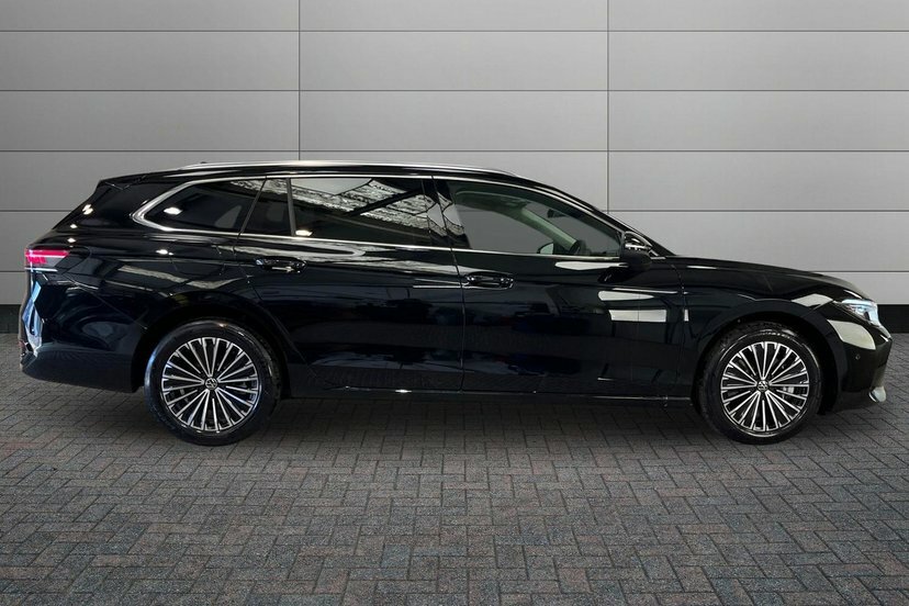 Volkswagen Passat 1.5 Tsi Ehybrid 19.7Kwh Elegance Estate KR26BSO Black #4