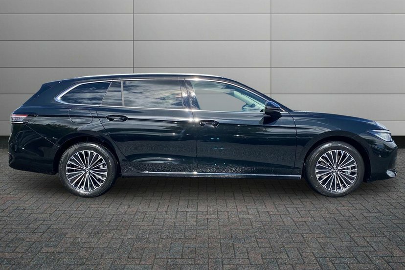Volkswagen Passat 1.5 Tsi Ehybrid 19.7Kwh Elegance Estate Black #4