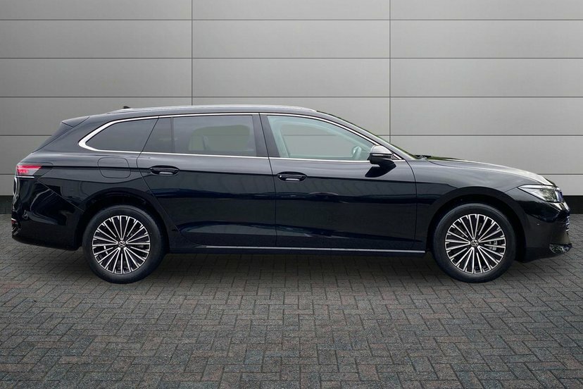 Volkswagen Passat 1.5 Tsi Ehybrid 19.7Kwh Elegance Estate KM26WHD Black #4