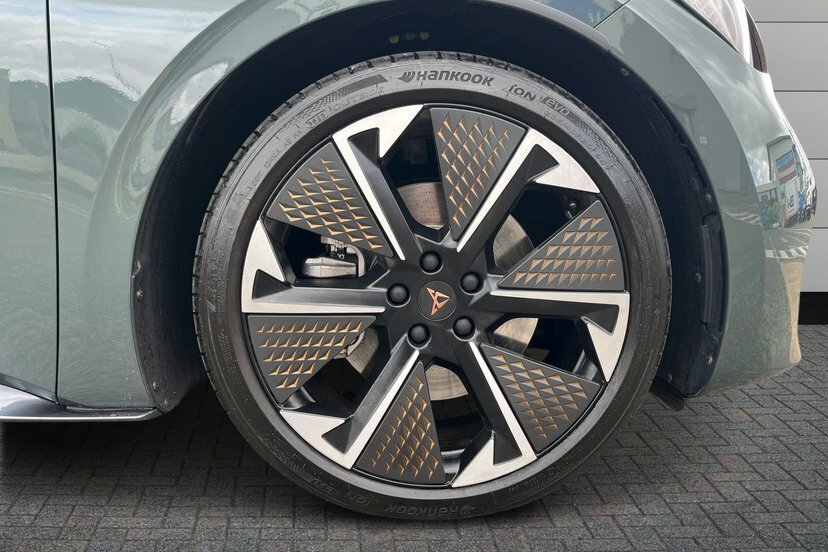 Cupra Born E-boost 79Kwh Vz Hatchback 326 OU26YLH Green #5