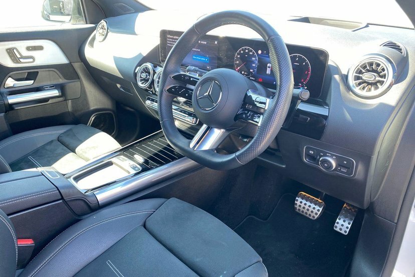 Mercedes-Benz GLA Class 2.0 Gla220d Amg Line Premium Plus Suv KW25PXP White #5