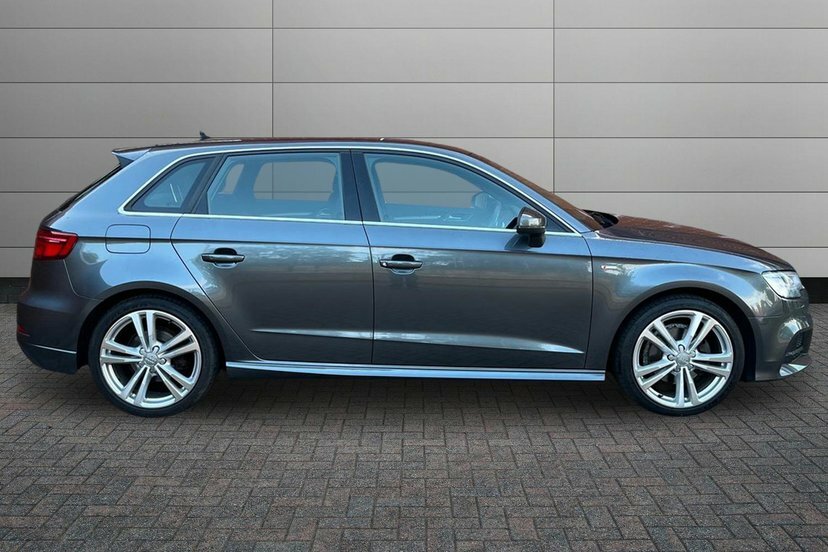 Audi A3 1.5 Tfsi Cod 35 S Line Sportback DF68YHZ Grey #4