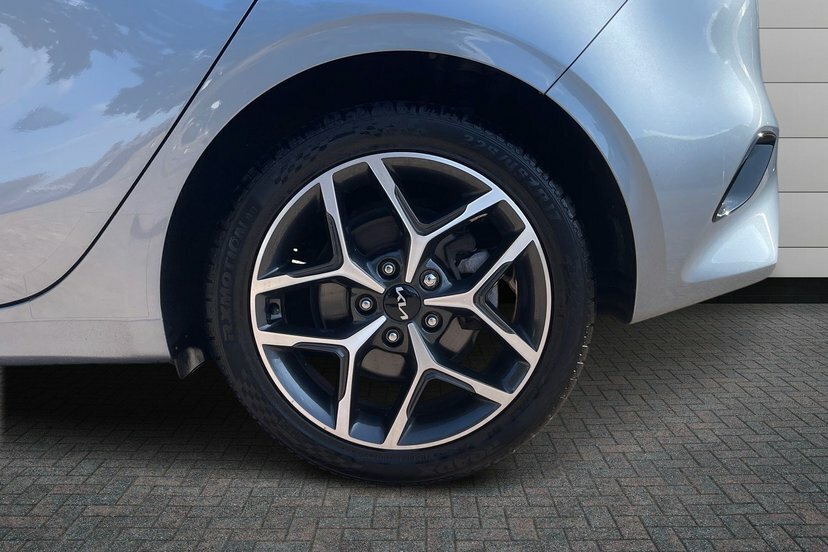 Kia Ceed 1.5 T-gdi 3 Hatchback 158 Bhp RV22OJF Silver #5