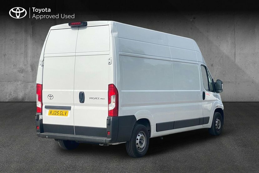 Toyota PROACE 2.2 Bluehdi 35 Icon Long Panel Van Manu RJ25GLV White #2