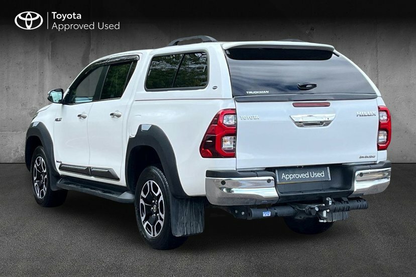 Toyota HILUX 2.4 D-4d Invincible Pickup Double Cab A White #3