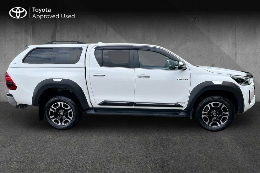 Toyota HILUX 2.4 D-4d Invincible Pickup Double Cab A White #4