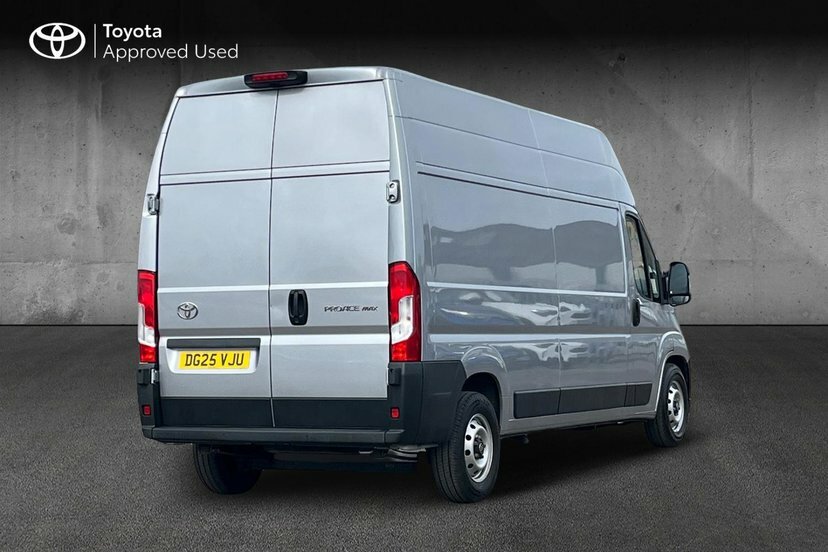 Toyota PROACE 2.2 Bluehdi 35 Icon Long Panel Van Silver #2