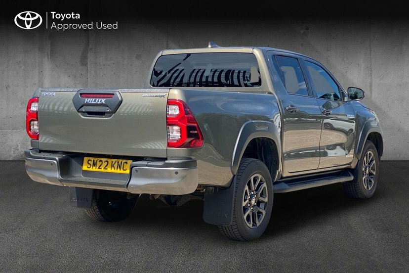 Toyota HILUX 2.8 D-4d Invincible X Pickup Double Cab Brown #2