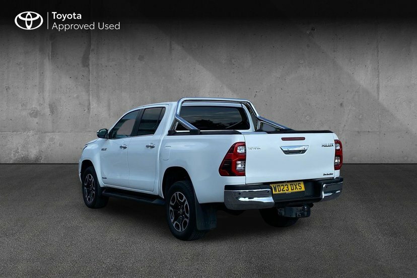 Toyota HILUX 2.8 D-4d Invincible Pickup Double Cab M WD23DXS White #4