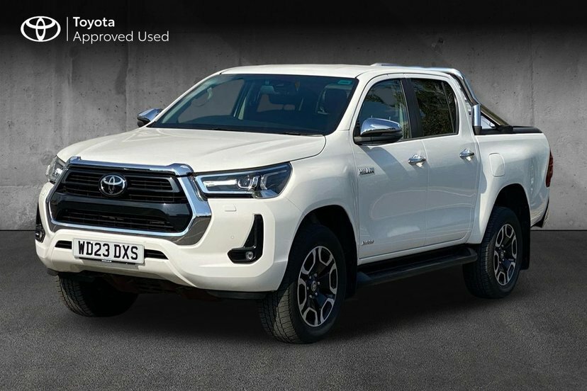 Toyota HILUX 2.8 D-4d Invincible Pickup Double Cab M WD23DXS White #3