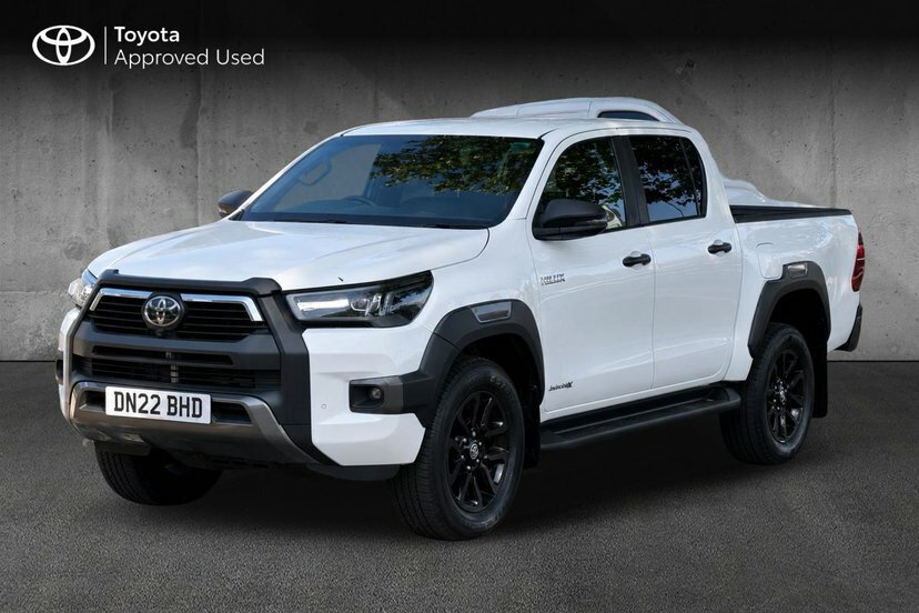Toyota HILUX 2.8 D-4d Invincible X Pickup Double Cab DN22BHD White #3