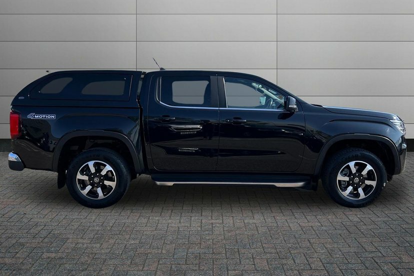 Volkswagen Amarok Dcab Pick Up Style 2.0 Tdi 205 4Motion Black #4