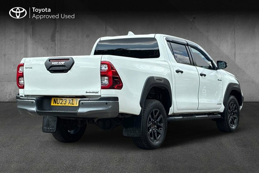 Toyota HILUX 2.8 D-4d Invincible X Pickup Double Cab NU23XLT White #2