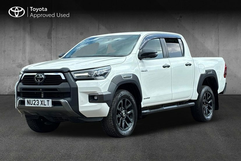Toyota HILUX 2.8 D-4d Invincible X Pickup Double Cab NU23XLT White #3