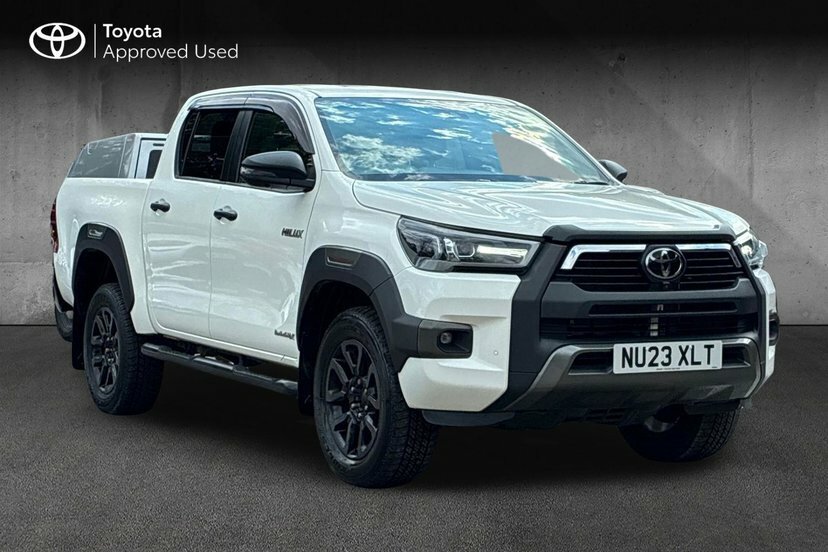 Toyota HILUX 2.8 D-4d Invincible X Pickup Double Cab White