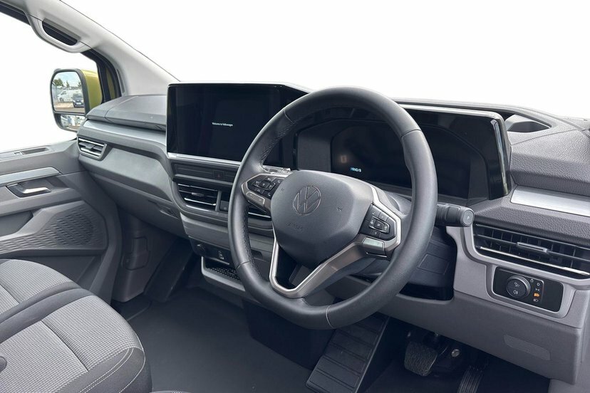 Volkswagen E-Transporter T32 65Kwh Commerce Pro Panel Van Green #6