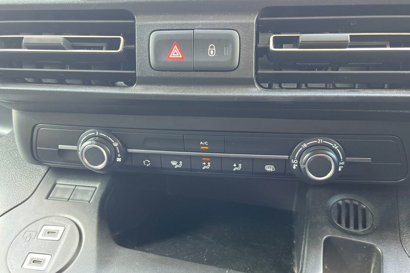 Toyota Proace City Mpv Black #28