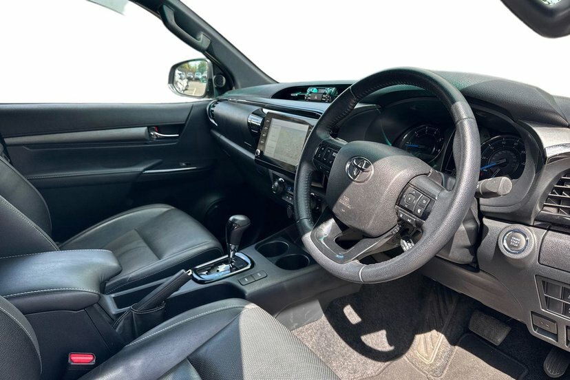 Toyota HILUX 2.8 D-4d Invincible X Double Cab Pickup 4Wd E Black #11