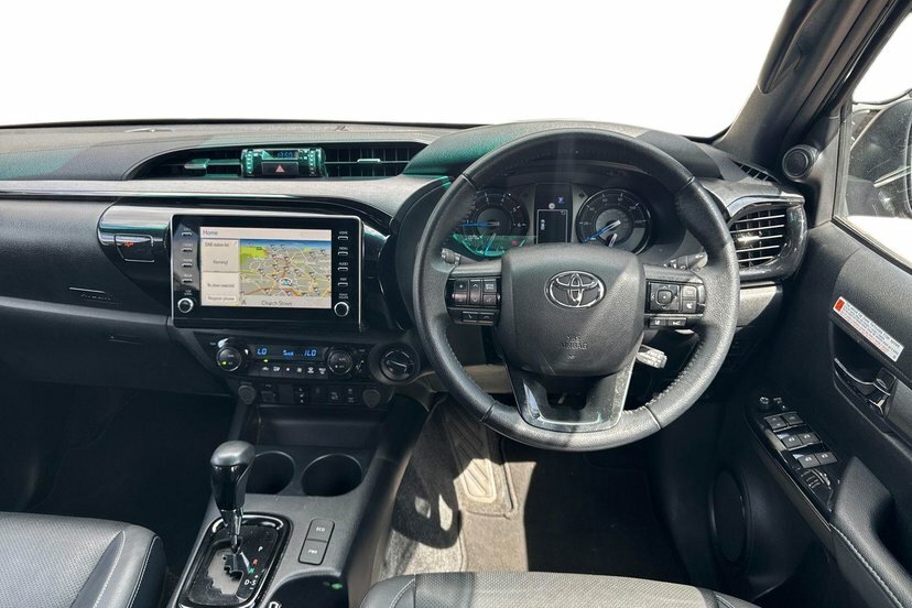Toyota HILUX 2.8 D-4d Invincible X 4Wd  #6