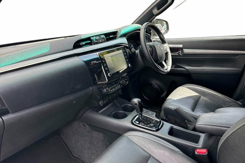 Toyota HILUX 2.8 D-4d Invincible X Double Cab Pickup 4Wd E Black #10