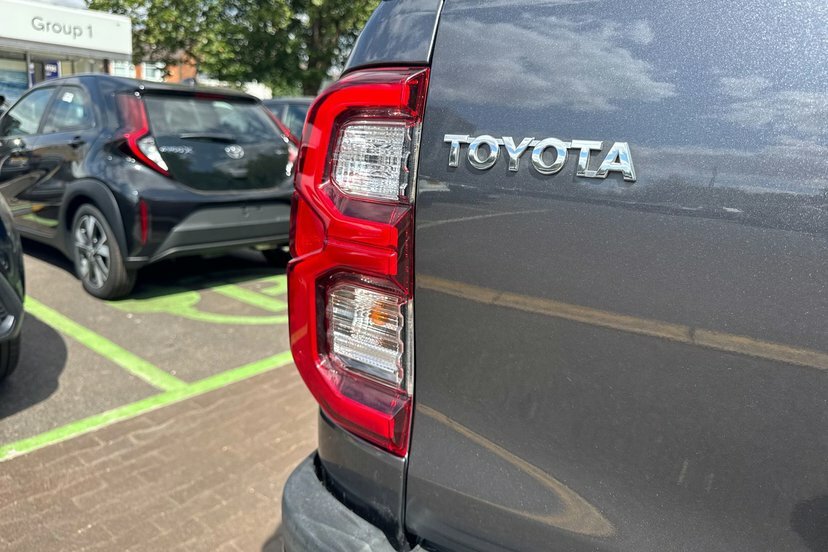Toyota HILUX 2.8 D-4d Invincible X Double Cab Pickup 4Wd E Black #27