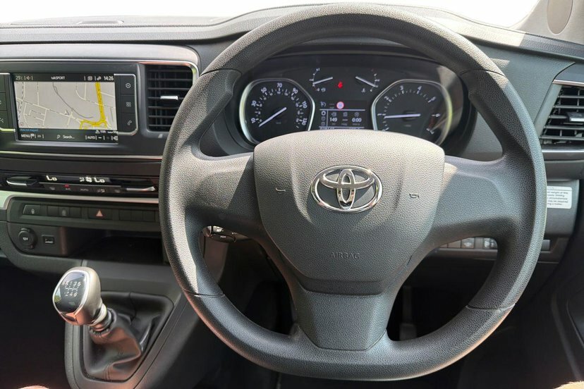 Toyota Proace Verso 2.0D Family Medium Mpv Mwb 8 Se Black #6