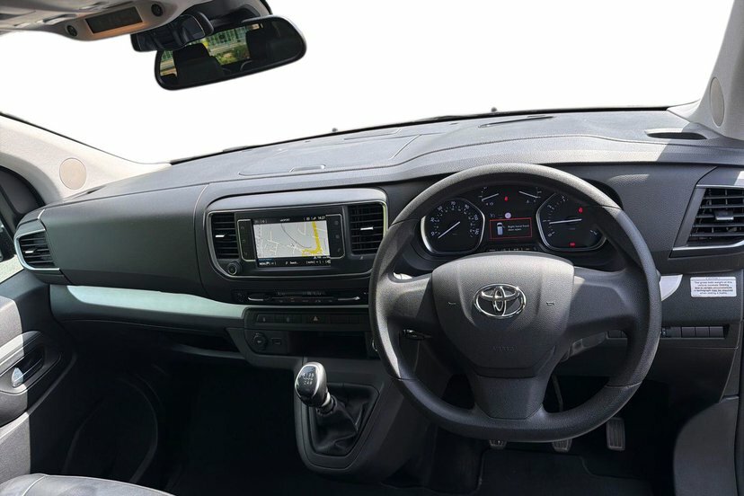 Toyota Proace Verso 2.0D Family Medium Mpv Mwb 8 Se Black #5
