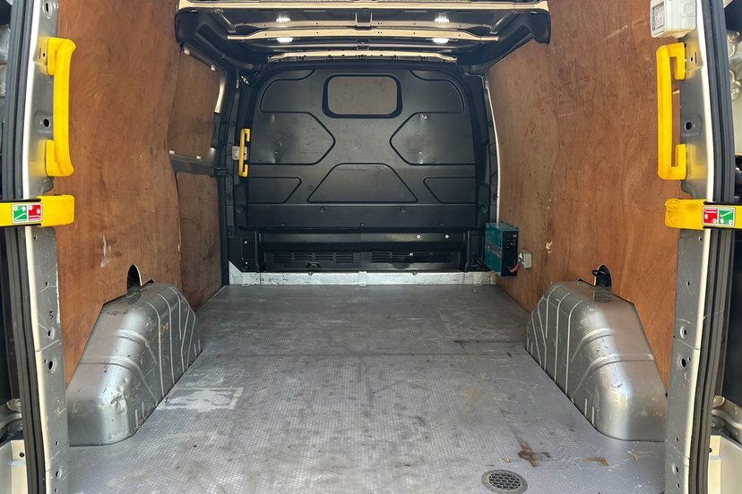 Ford Transit Custom 340 Tdci 130 L1h1 Limited Ecoblue Swb Low Roof Fwd Red #2