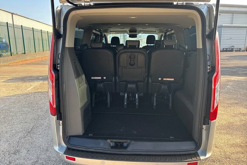 Ford Tourneo Custom 2.0 320 Ecoblue Titanium Minibus Double Cab Di Silver #2