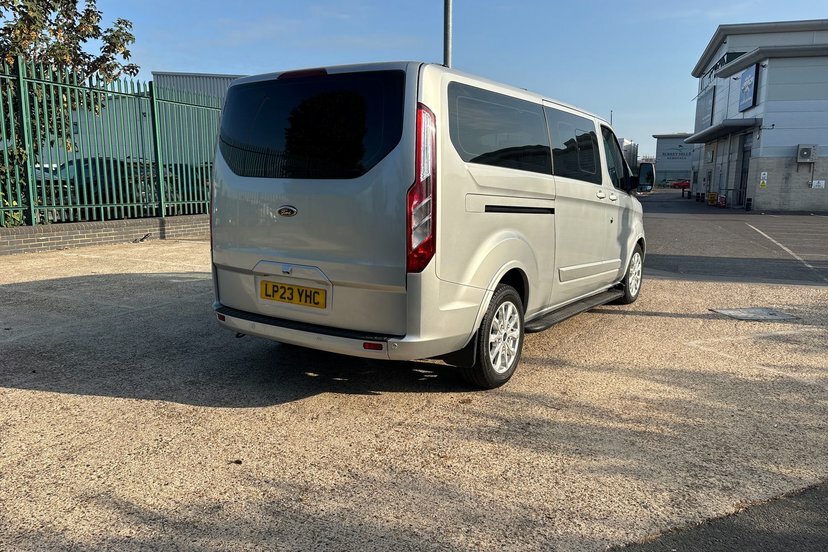 Ford Tourneo Custom Custom 2.0 Ecoblue 170Ps Land-rover 8 Seater Sport Black #11