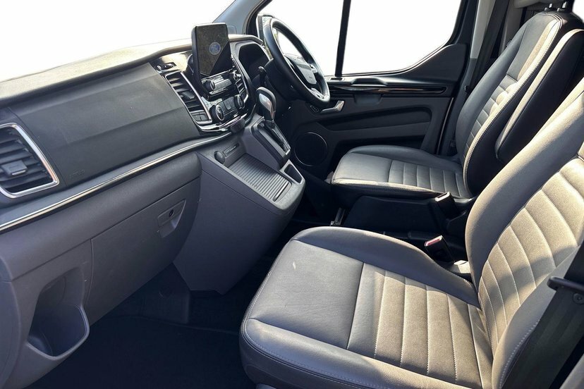 Ford Tourneo Custom 2.0 320 Ecoblue Titanium Minibus Double Cab Di Silver #4