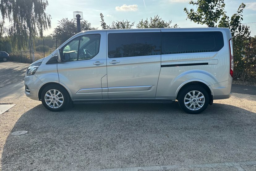 Ford Tourneo Custom Custom 2.0 Ecoblue 170Ps Land-rover 8 Seater Sport Black #9