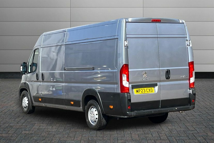 Peugeot Boxer 2.2 Bluehdi 440 Professional Premium Panel Van 5 Grey #3