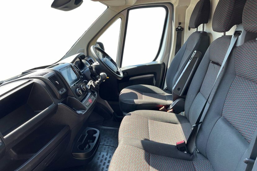 Peugeot Boxer 2.2 Bluehdi 440 Professional Premium Panel Van 5 Grey #2
