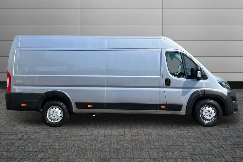 Peugeot Boxer 2.2 Bluehdi 440 Professional Premium Panel Van 5 Grey #4
