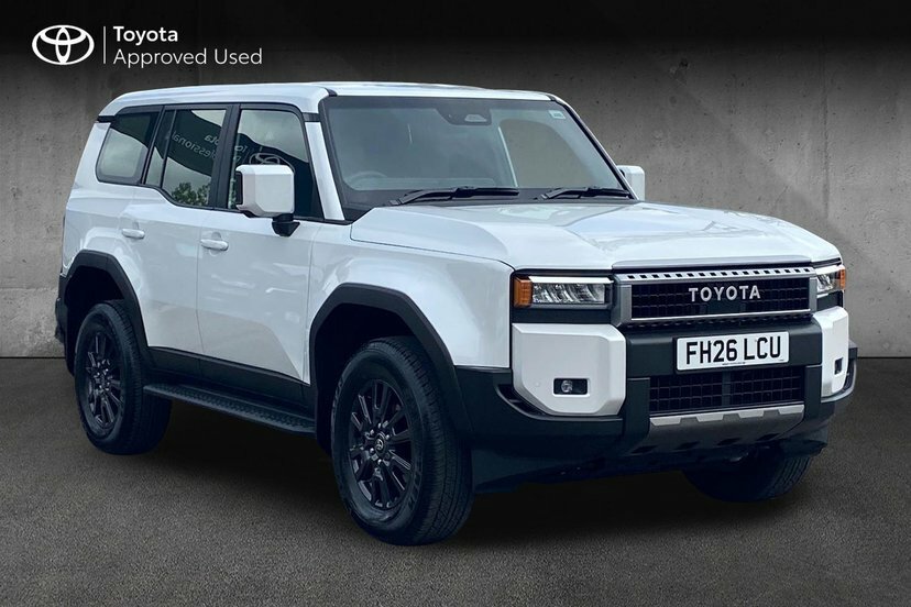Toyota Land Cruiser Mpv White