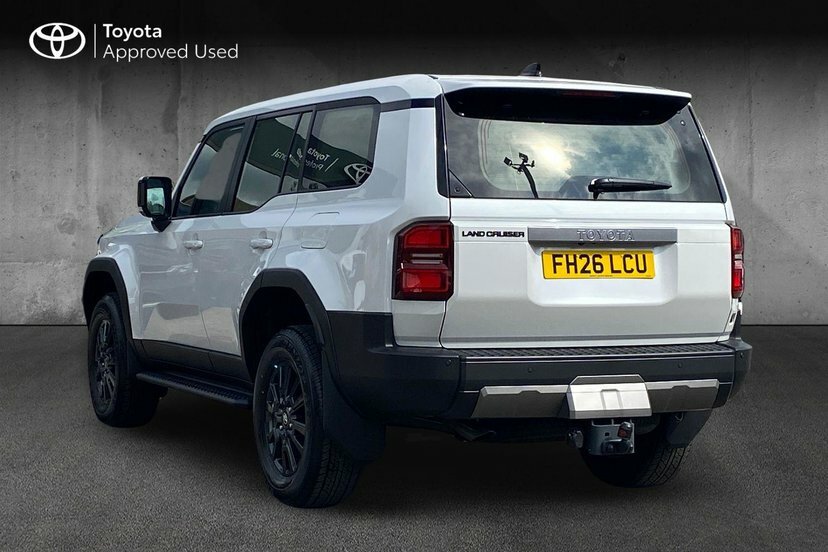 Toyota Land Cruiser Mpv White #4