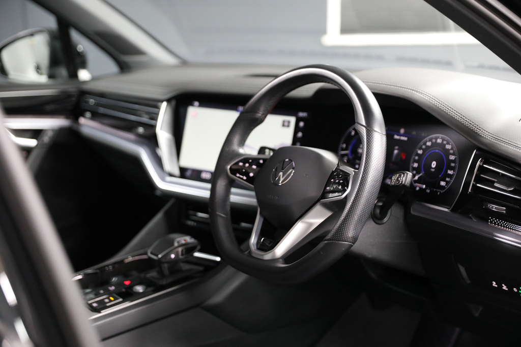 Volkswagen Touareg R-line Tech Plus Black #12