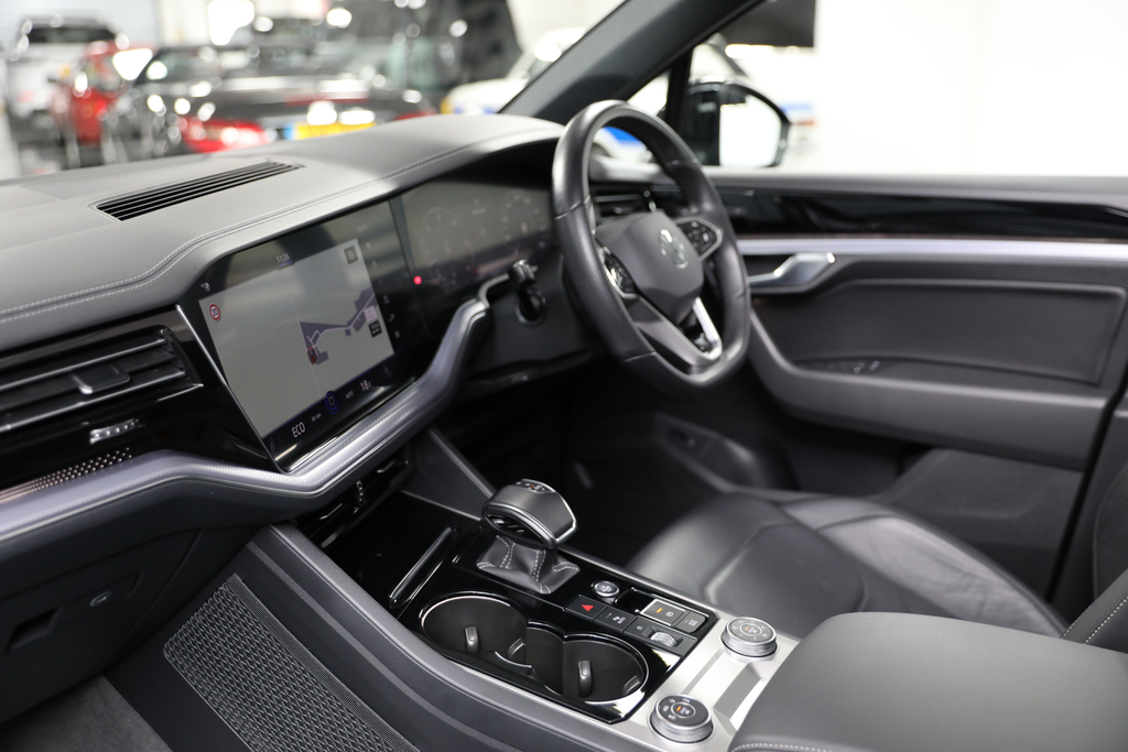 Volkswagen Touareg R-line Tech Plus Black #21