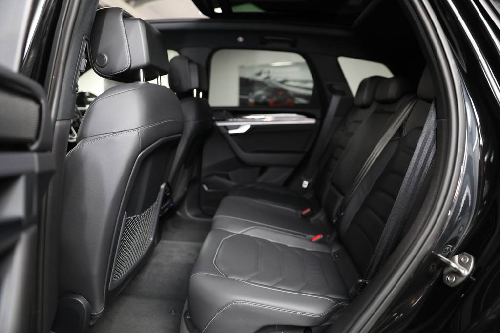Volkswagen Touareg R-line Tech Plus Black #25