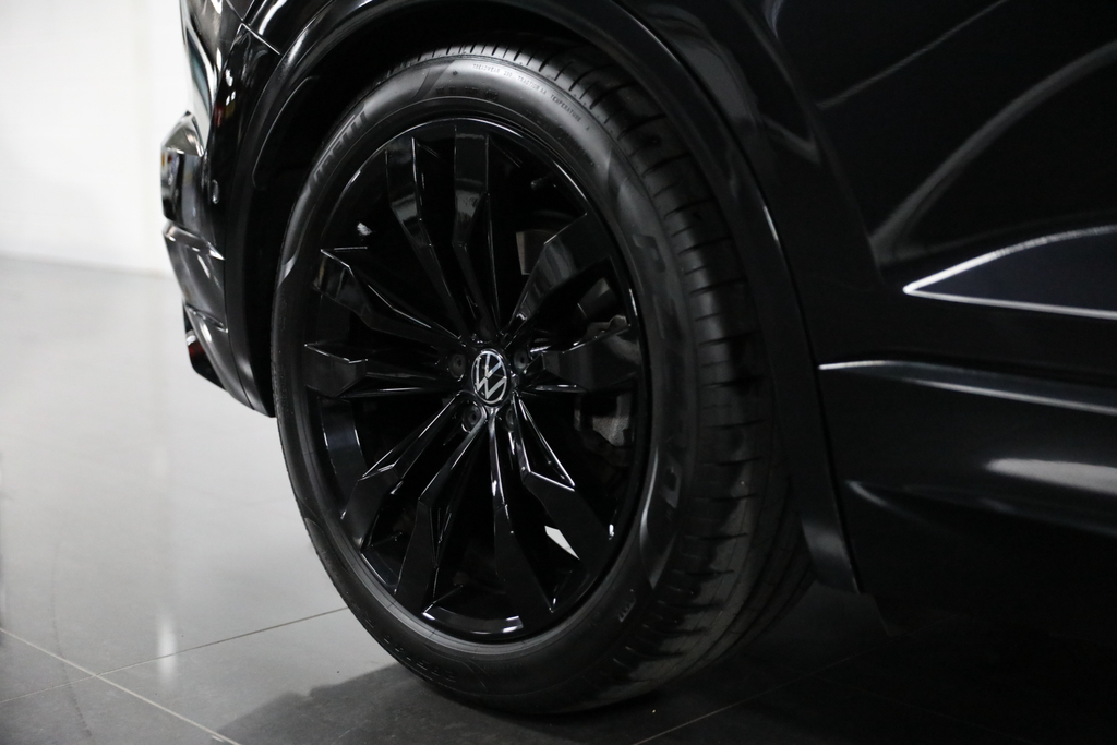 Volkswagen Touareg R-line Tech Plus Black #10