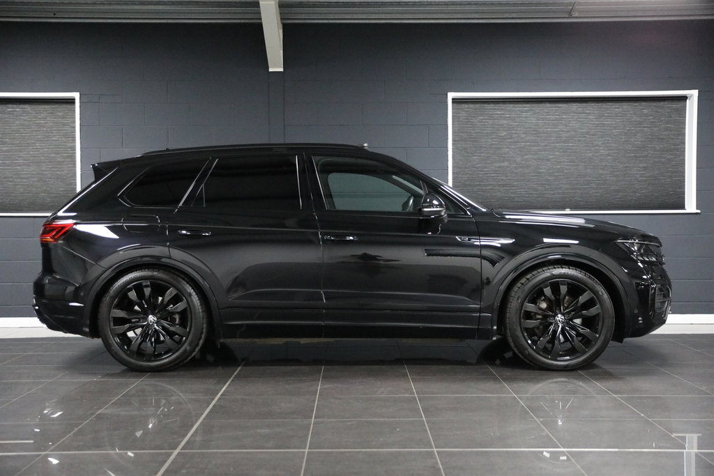 Volkswagen Touareg R-line Tech Plus Black #7