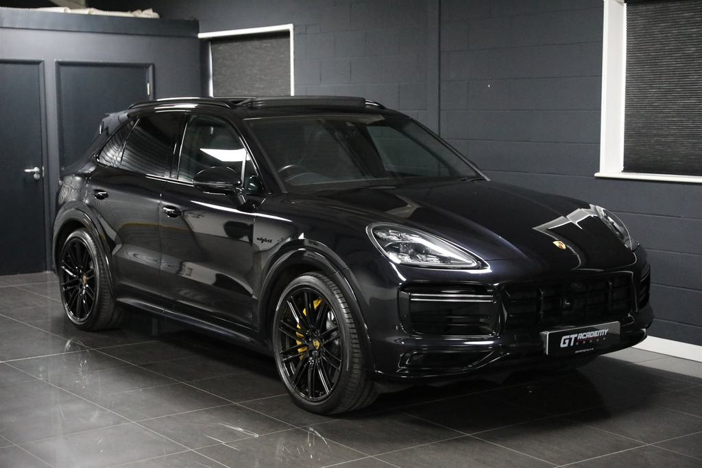 Porsche Cayenne Turbo S Black #6