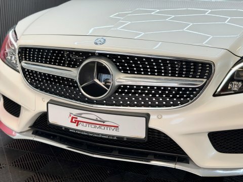 Mercedes-Benz CLS Amg Line White #21
