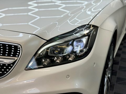 Mercedes-Benz CLS Amg Line White #24