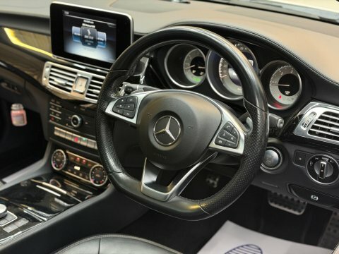Mercedes-Benz CLS Amg Line White #37