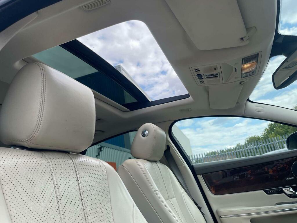 Jaguar XJ 2012 3.0D V6 Portfolio Saloon Euro Black #27